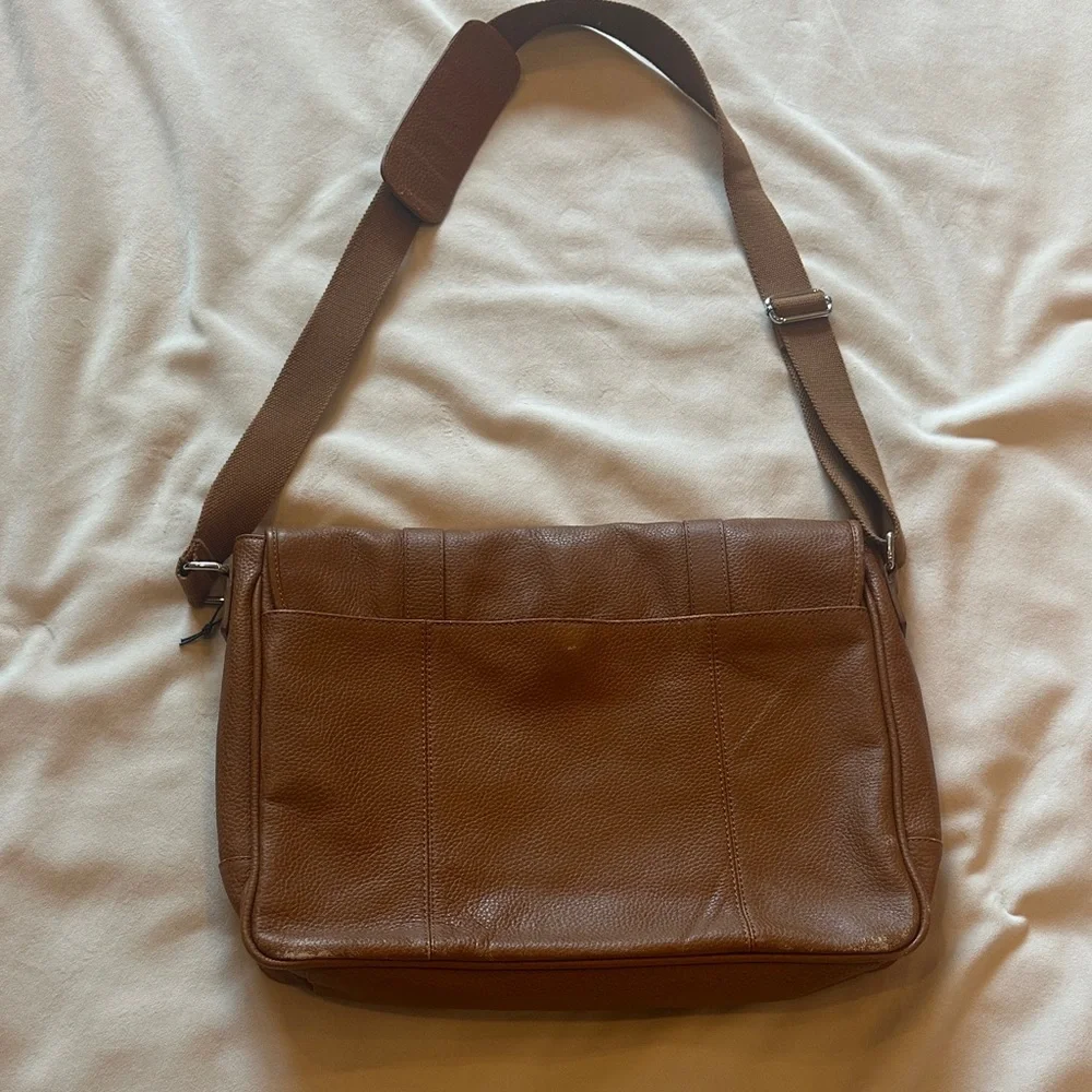Classic Brown Leather Messenger Bag